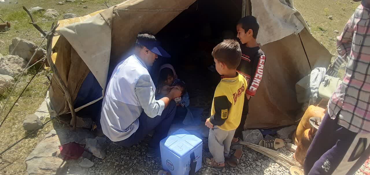 واکسیناسیون ریشهکنی فلج اطفال در جمعیت عشایری شهرستان سمیرم