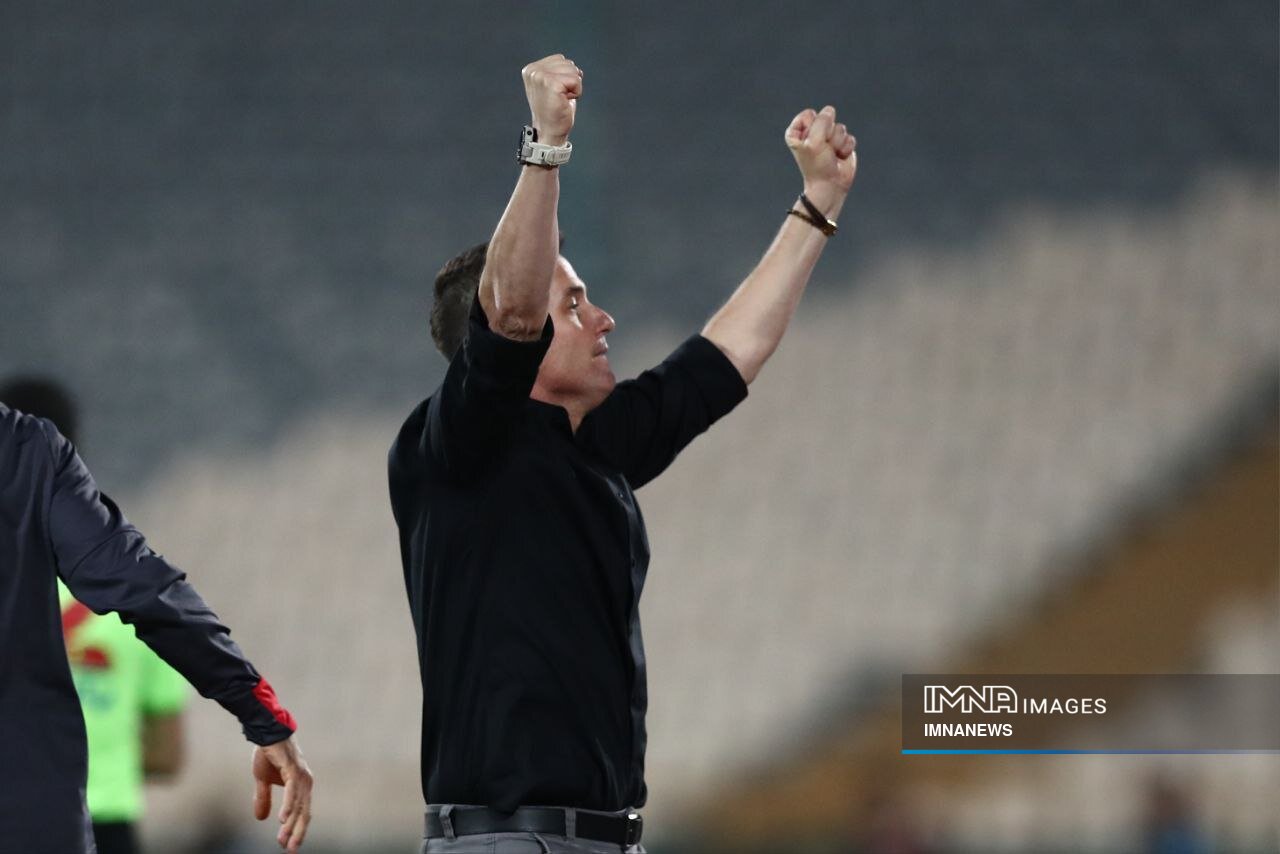 جام معرفت و قدرشناسی برای اوسمار / سرمربی پرسپولیس به فوتبال ایران درس زندگی داد