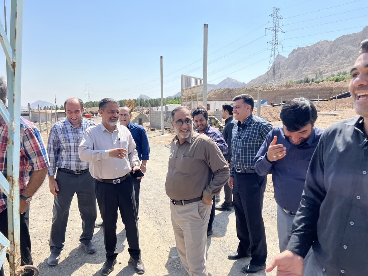 بازدید معاون شهردار از پروژه‌‍‌های در حال احداث میدان مرکزی میوه و تره‌بار اصفهان