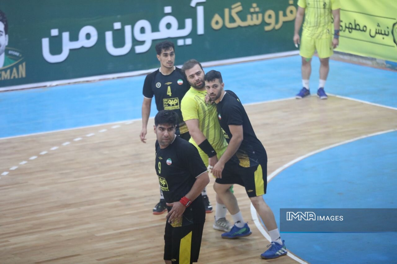 رقابت بالاجدولی ادامه دارد