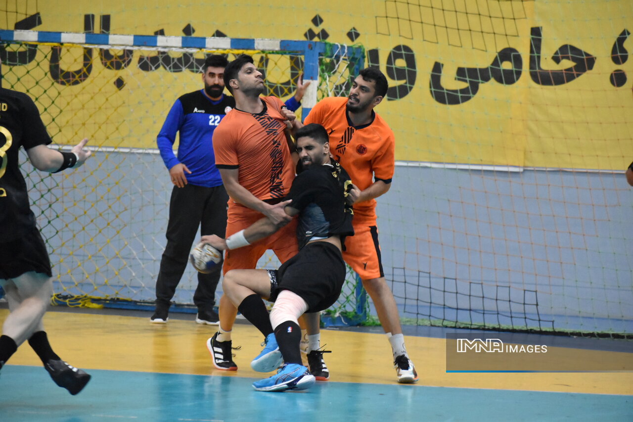 رقابت بالاجدولی ادامه دارد