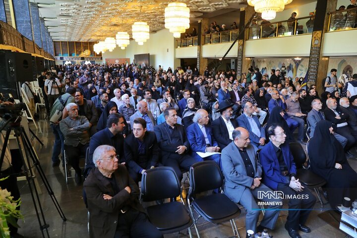 بزرگداشت رئیس‌جمهور شهید در تالار وحدت