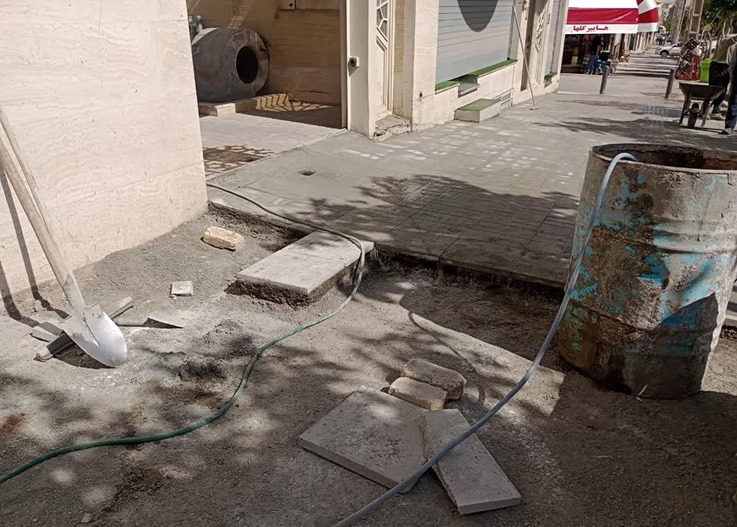 پیشرفت ۵۰ درصدی ساماندهی پیادهروی بلوار گلها