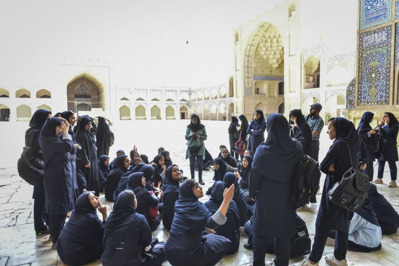 حضور ۷۰۰۰ دانشآموز منطقه ۳ اصفهان در رویدادهای فرهنگی دختران ایران