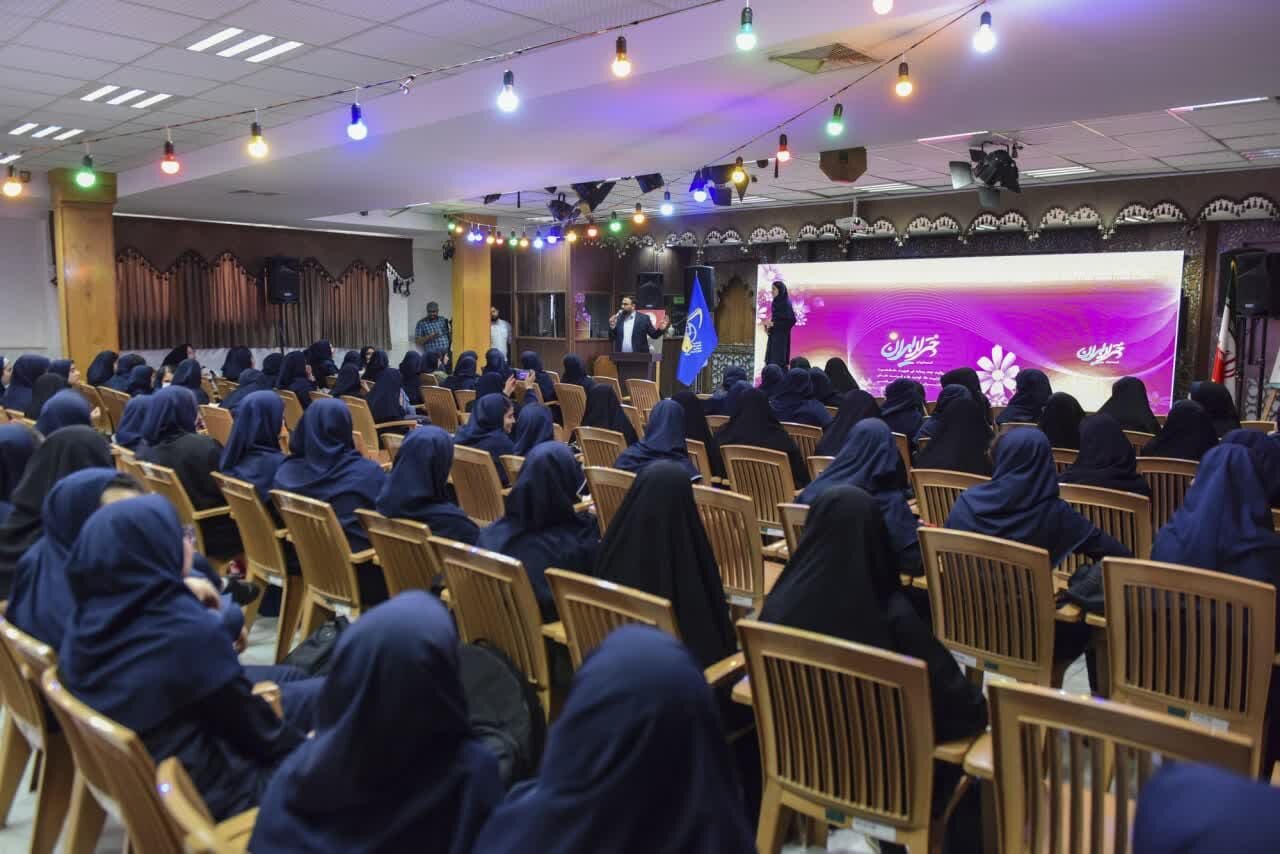 حضور ۷۰۰۰ دانش‌آموز منطقه ۳ اصفهان در رویدادهای فرهنگی دختران ایران