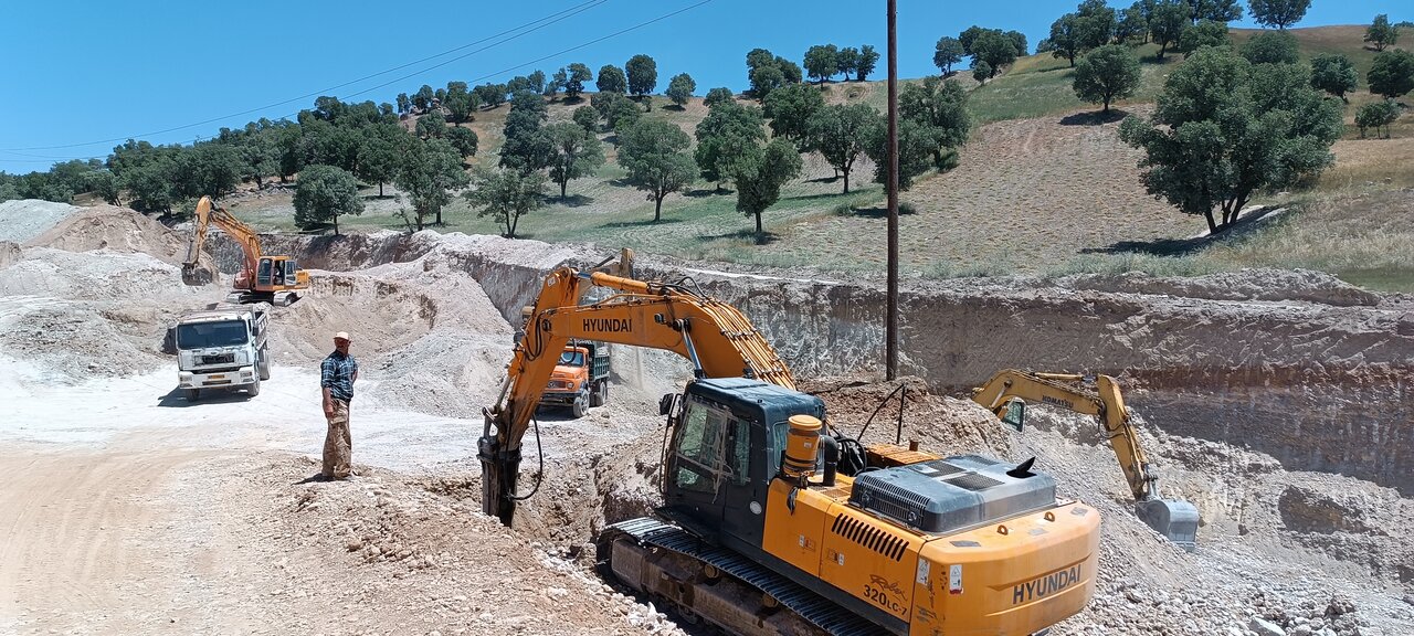 شرکت پخش فرآوردههای نفتی موظف به تأمین سوخت پروژههای عمرانی فعال در استان است