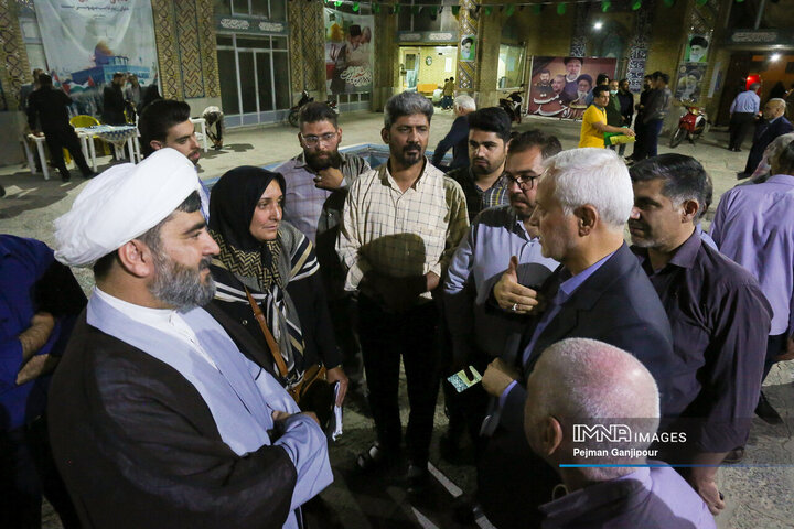 دیدار شهردار اصفهان با اهالی منطقه ۱۰ شهرداری