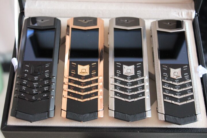 قیمت گوشی ورتو + مشخصات گوشی Vertu (۱۰ خرداد)