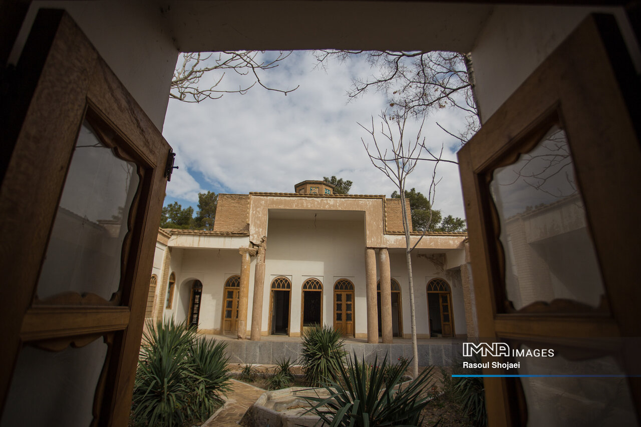 هفتوادی تخت فولاد