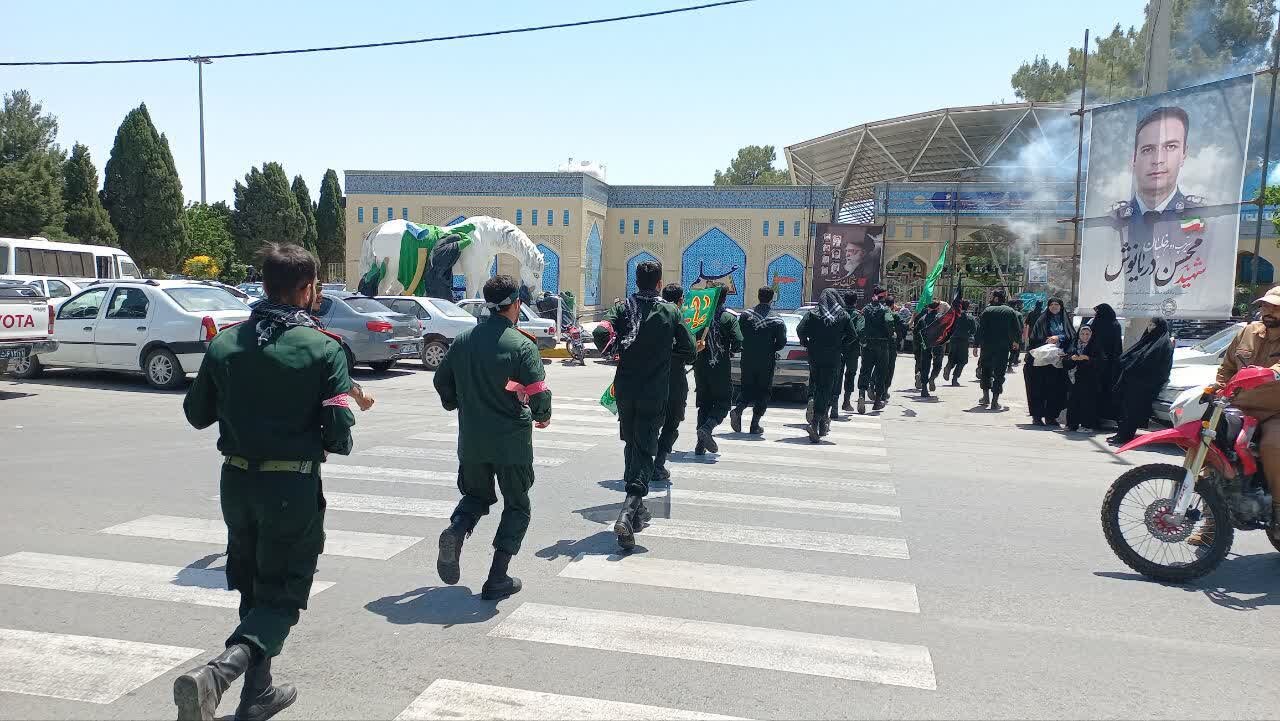 آغاز حرکت کاروان دوی امدادی عاشقان حسینی/ زائران امام از اصفهان به مرقد بنیانگذار انقلاب