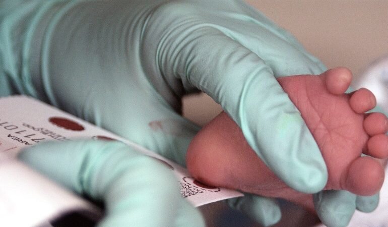 کمکاری تیروئید؛ از اهمیت غربالگری بیماری در نوزادان تا کاربرد قرص لووتیروکسین