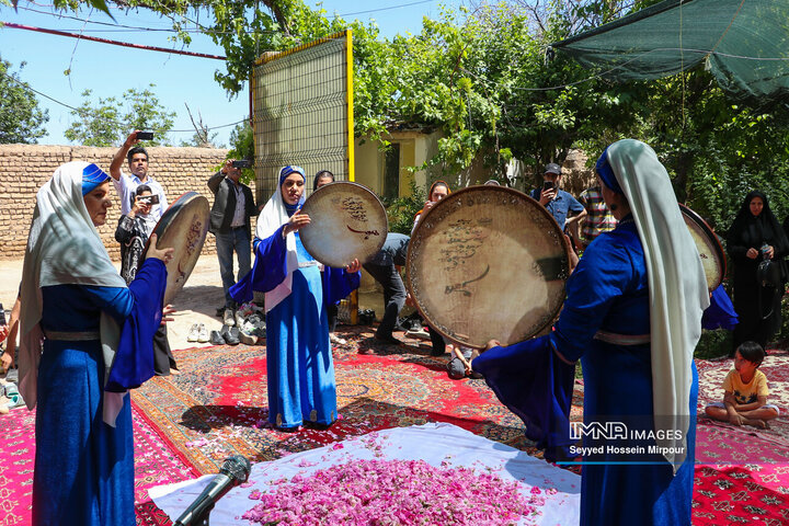 آیین سنتی گل غلتان در فرخد خراسان