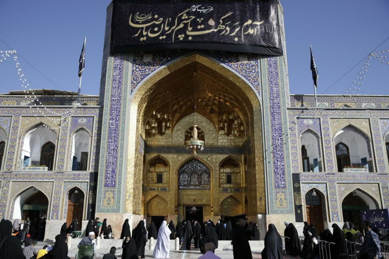سیاهپوش شدن حرم مطهر رضوی در روز زیارتی امام رضا (ع)