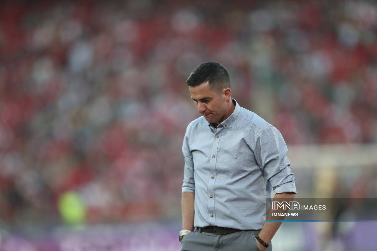 جام معرفت و قدرشناسی برای اوسمار / سرمربی پرسپولیس به فوتبال ایران درس زندگی داد