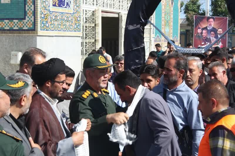 اعزام کاروانهای زیارتی به مرقد امام خمینی(ره) از شهرهای مختلف آذربایجانغربی+ عکس