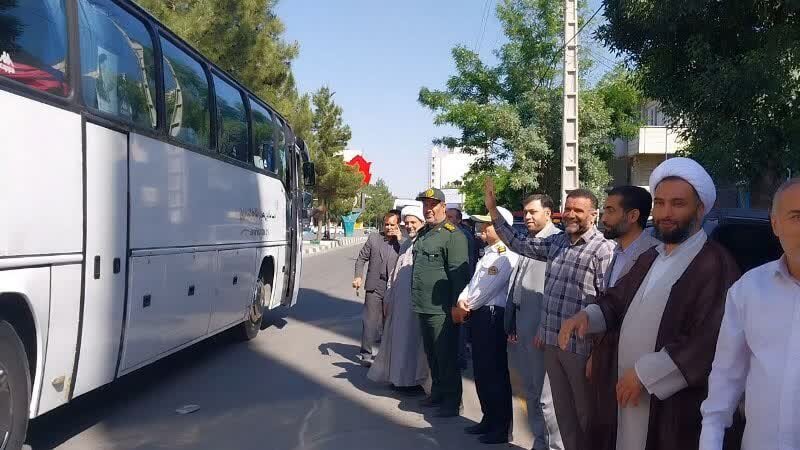 اعزام کاروانهای زیارتی به مرقد امام خمینی(ره) از شهرهای مختلف آذربایجانغربی+ عکس