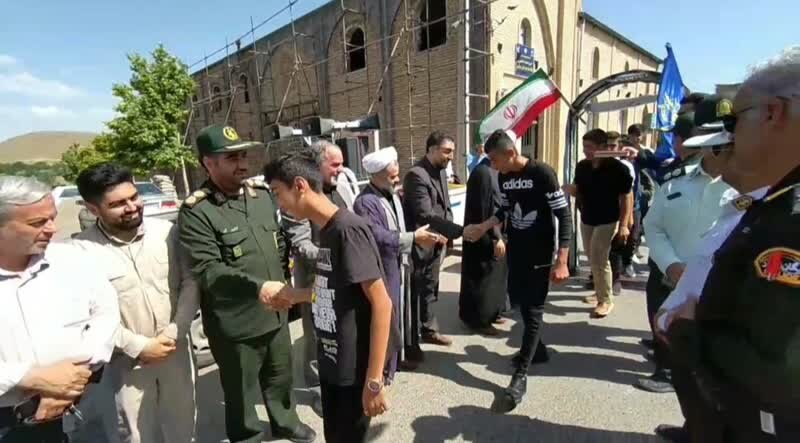 اعزام کاروانهای زیارتی به مرقد امام خمینی(ره) از شهرهای مختلف آذربایجانغربی+ عکس