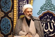 احیای احکام اسلامی از برکات مکتب امام خمینی (ره) است