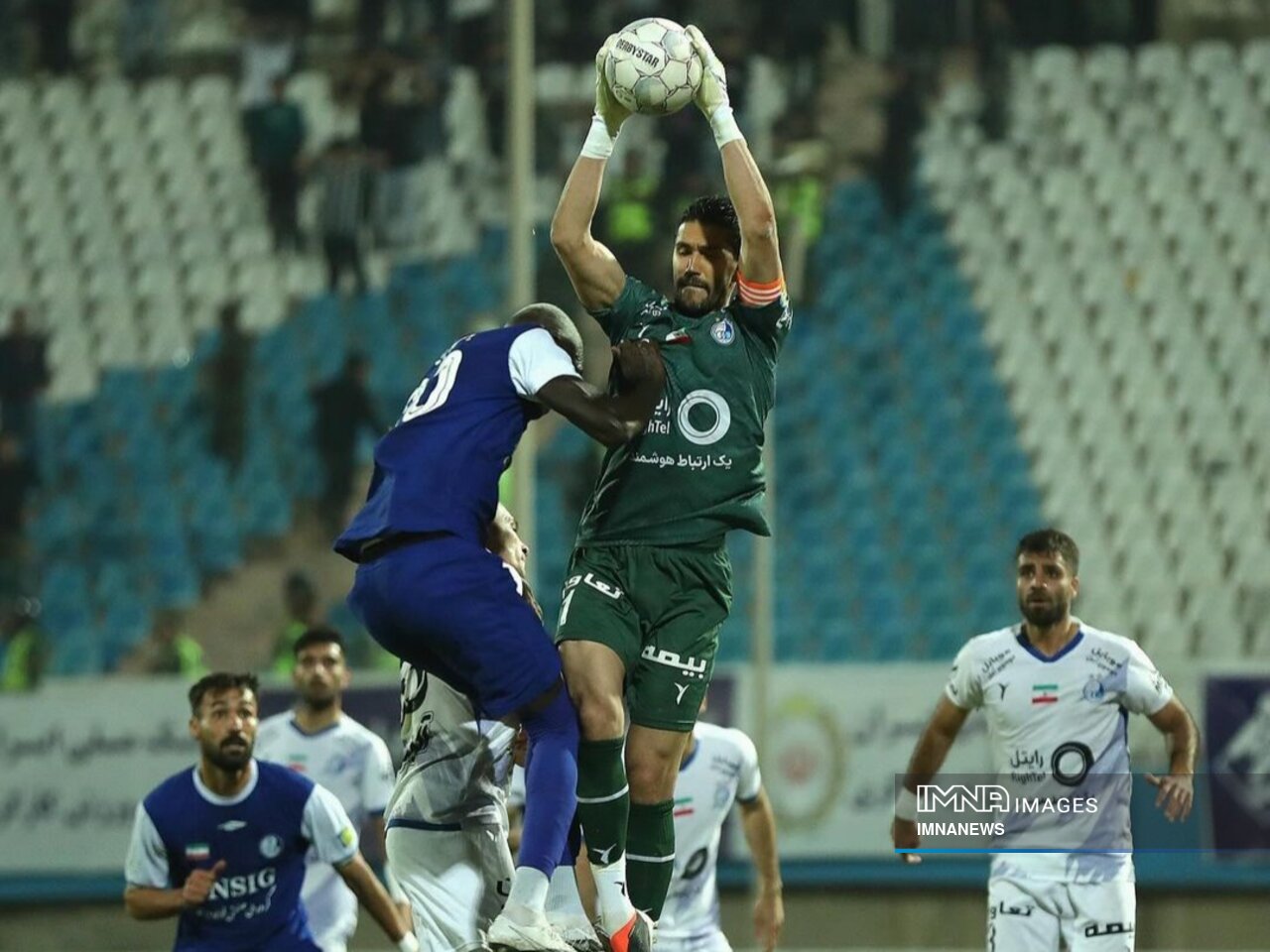 دستکشطلای لیگبرتر فوتبال نصف شد / ثبت ۱۸ کلینشیت توسط حسینی و پورحمیدی