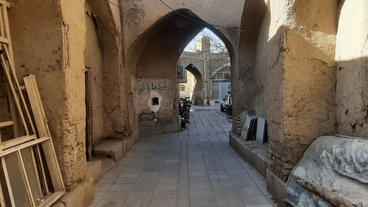 پیشرفت ۴۰ درصدی احیای گذر «قصر جمیلان» در خیابان عبدالرزاق
