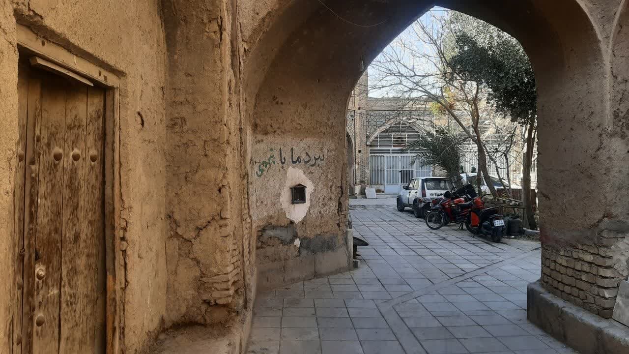 پیشرفت ۴۰ درصدی احیای «سرای قصر جمیلان» در خیابان عبدالرزاق