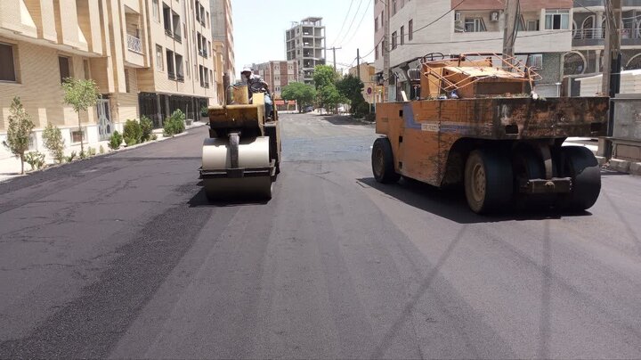 نهضت آسفالت در شاهرود با قدرت در حال انجام است