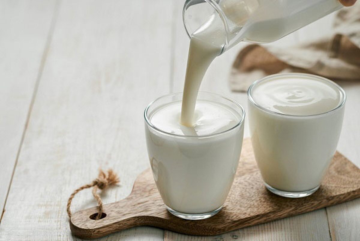 یک لیوان شیر حاوی چه ویتامین‌هایی است؟