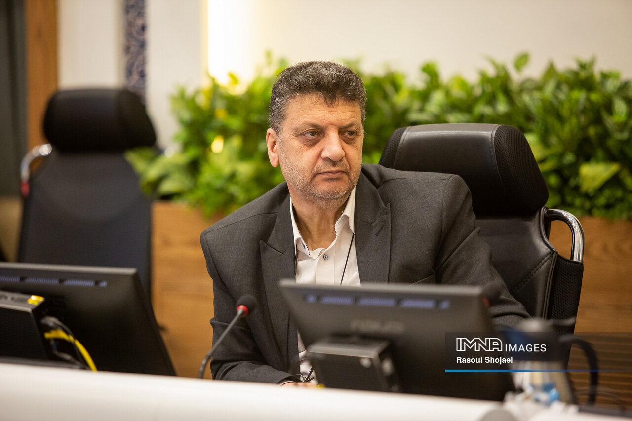 شهرک سلامت قفل ترافیک مرکز شهر اصفهان را باز کرد؟