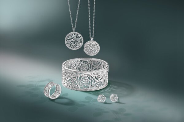 بهترین فروشگاه زیورآلات نقره در تهران (معرفی ۹ فروشگاه) بهترین فروشگاه زیورآلات نقره در تهران (معرفی ۹ فروشگاه)