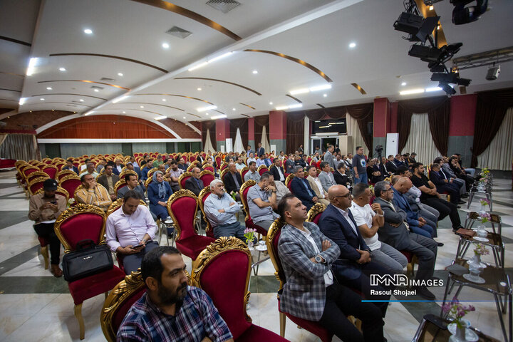 نشست هم‌اندیشی سرمایه‌گذاران و فعالان اقتصادی اصفهان