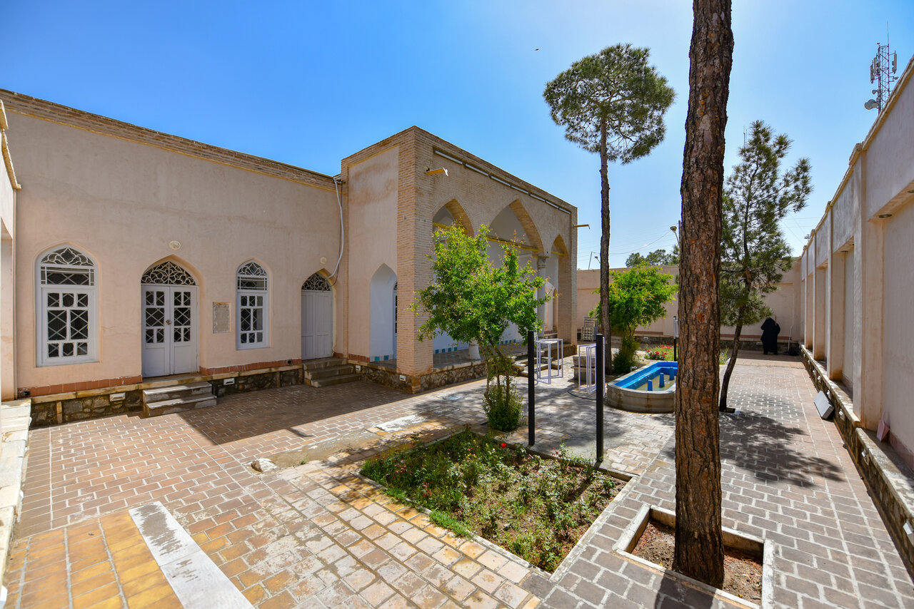 تاریخ نصفجهان در دل دومین قبرستان جهان تشیع