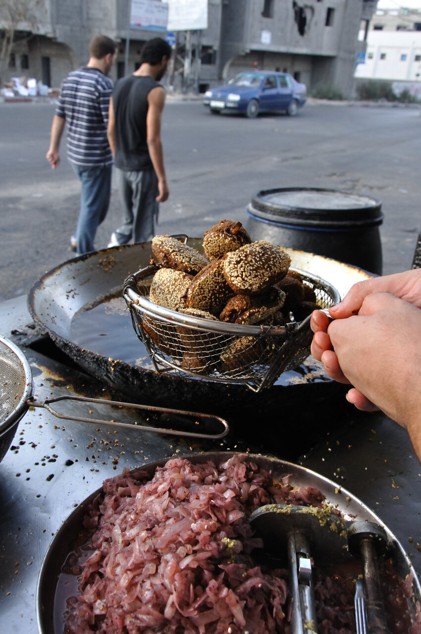 یک فلافل و هزار داستان