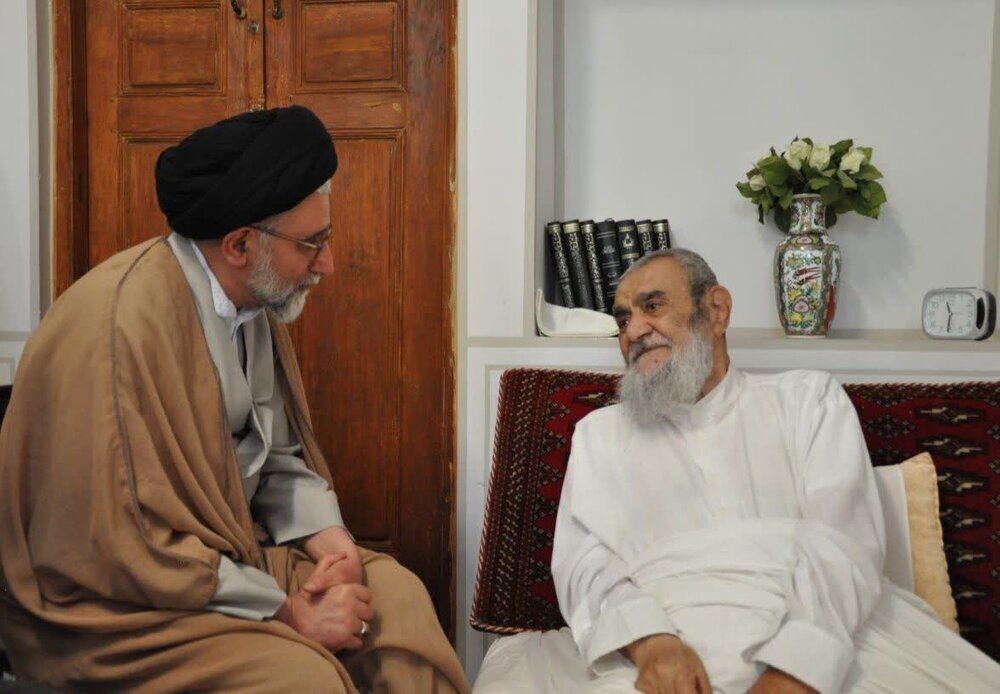 عیادت وزیر اطلاعات از آیتالله مظاهری+ عکس