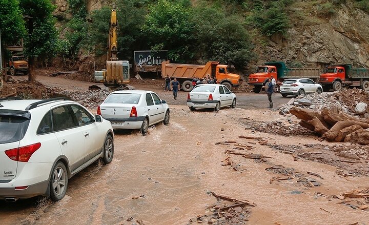 تردد در جاده کرج_چالوس و آزادراه تهران_شمال تنها برای بومیان ممکن است