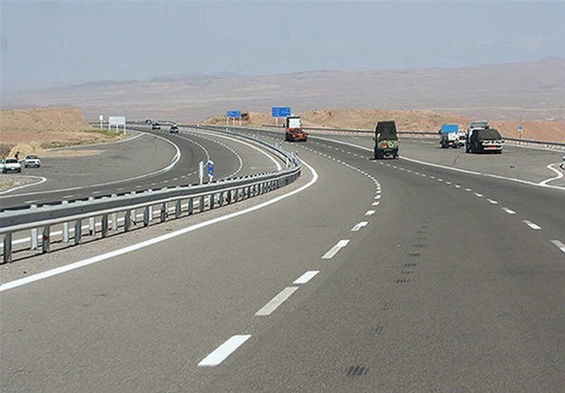 آزادراه اصفهان_کاشان چشم انتظار اعتبار/ حال پرترددترین محورهای مواصلاتی کشور خوش نیست