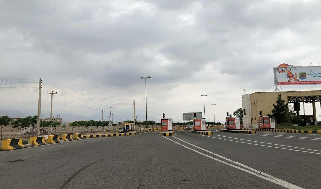 آزادراه اصفهان_کاشان چشم انتظار اعتبار/ حال پرترددترین محورهای مواصلاتی کشور خوش نیست