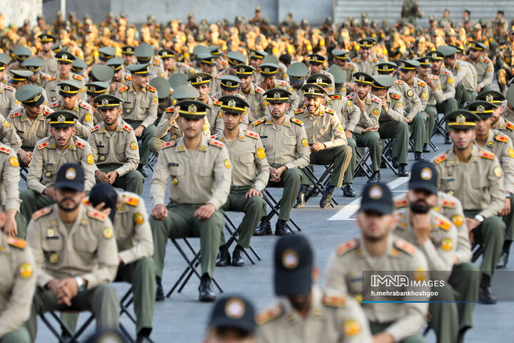 سالروز اعطای نشان فداکاری فرماندهی معظم کل قوا به ارتش