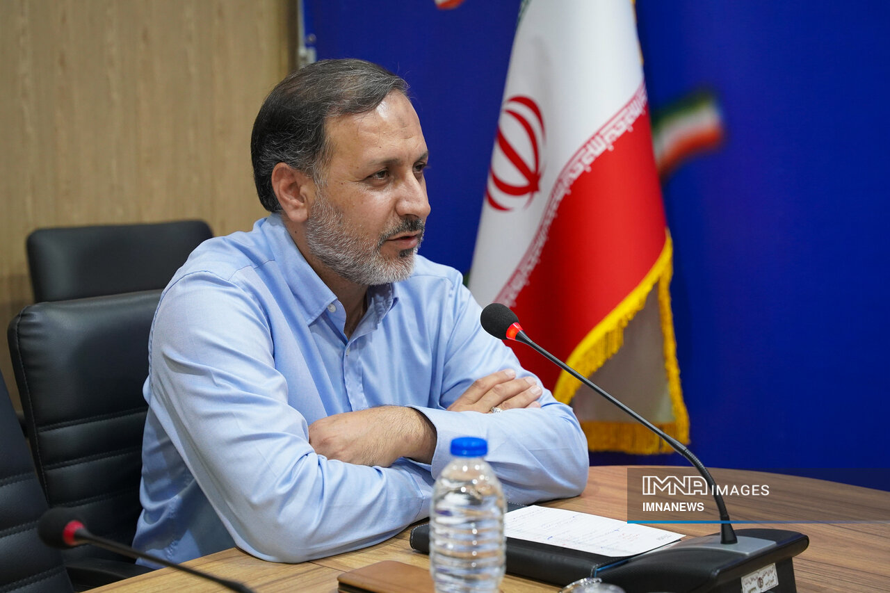 کمیلی: جلیلی بیاید معیشت مردم رشد میکند/ طاهری: فساد حتی از کنار پزشکیان رد هم نشده