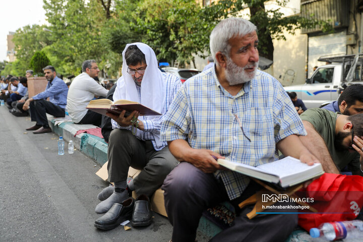 دعای عرفه در حسینیه صنف لباس فروش‌های تهران