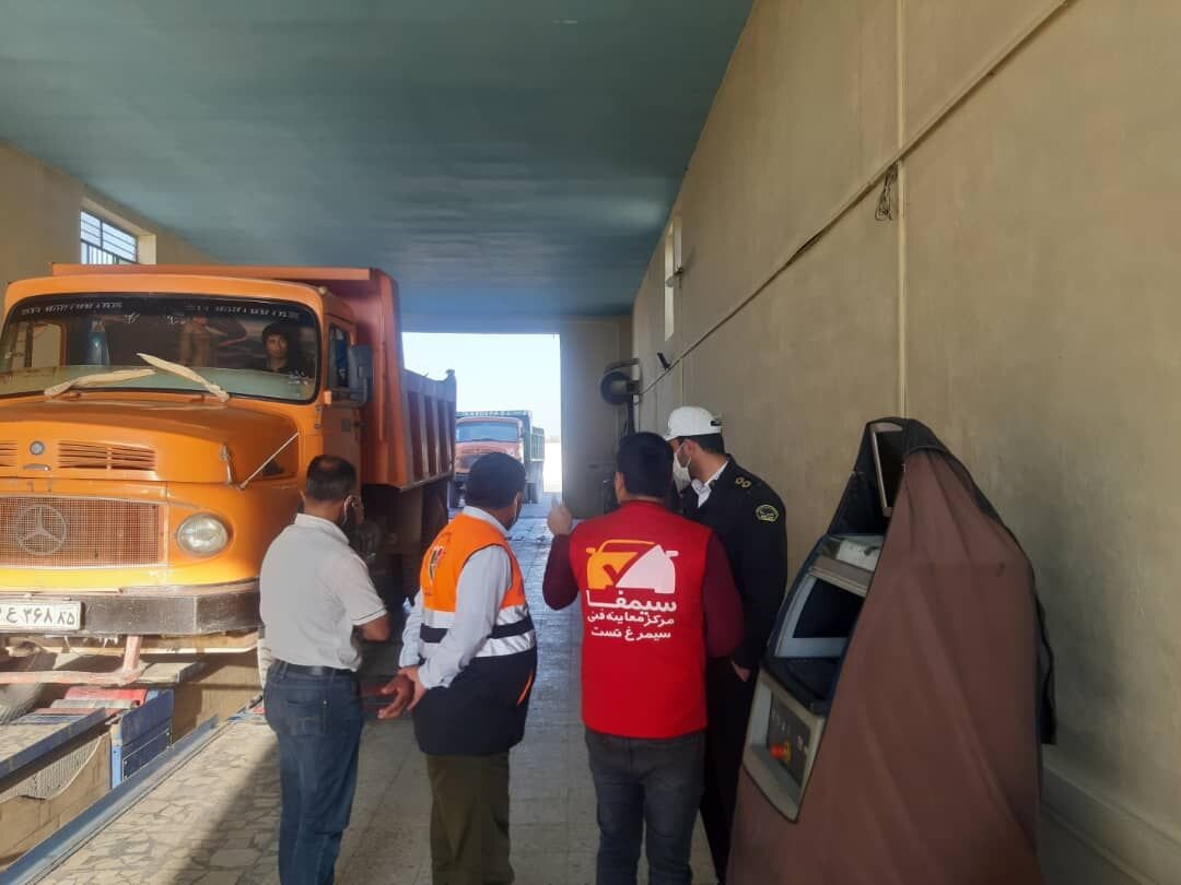معاینه فنی بیش از ۷۶۰۰ دستگاه ناوگان حمل‌ونقل سنگین در سیستان و بلوچستان