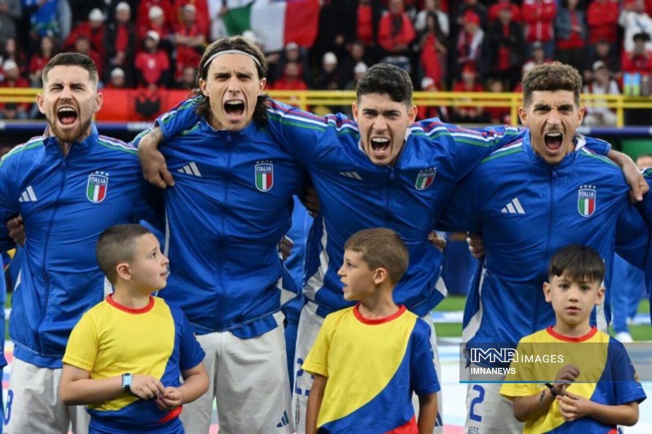ایتالیایی‌ها نماد میهن‌پرستی و اتحاد / سرود ملی را از اعماق قلب بخوان ای‌لاجوردی!