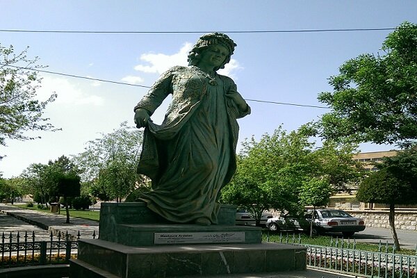 مستوره اردلان؛ با اولین زن تاریخنگار در جهان بیشتر آشنا شوید