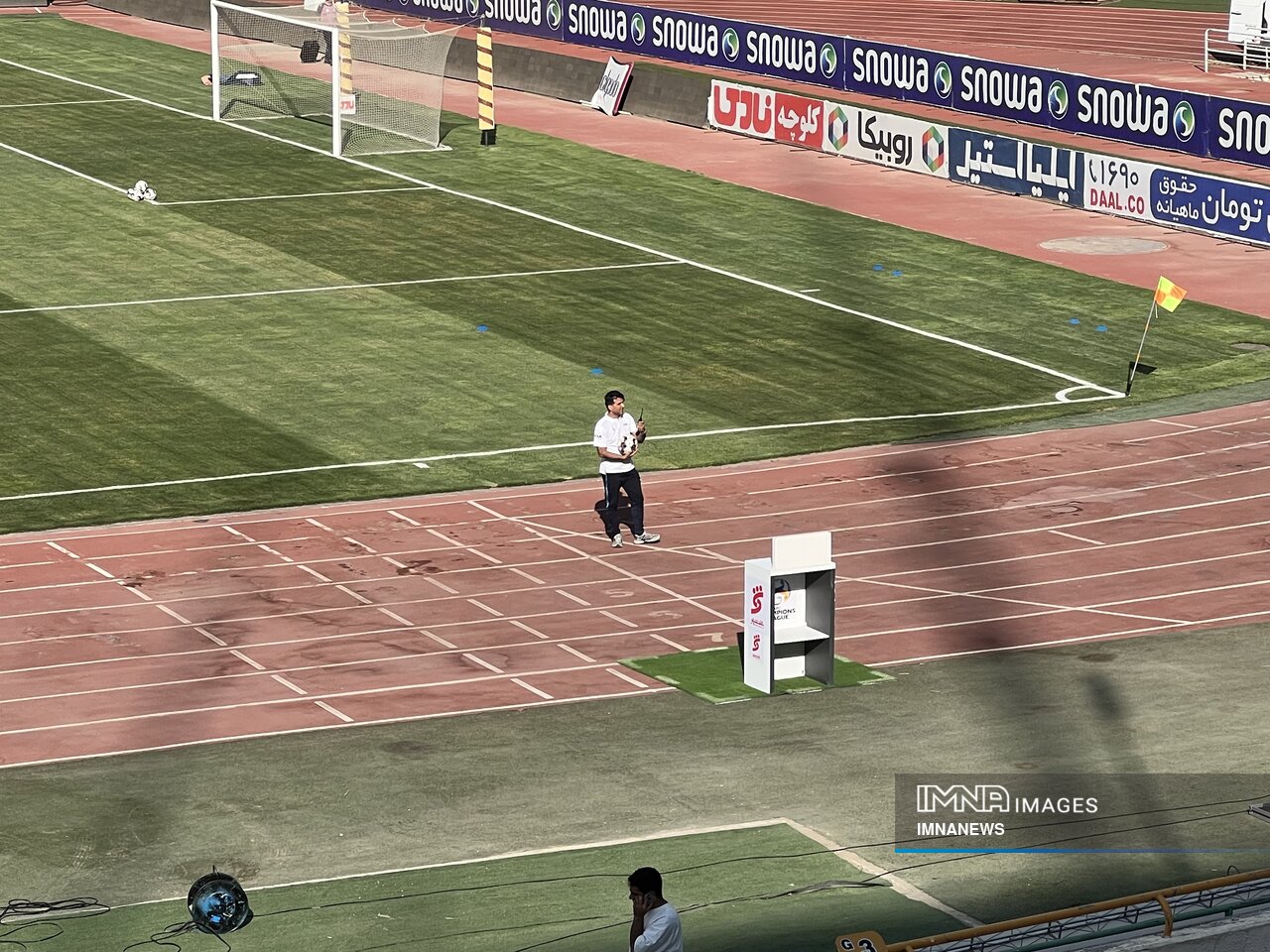 استقرار VAR گوشه زمین ورزشگاه آزادی برای تقابل سپاهان و مس +عکس