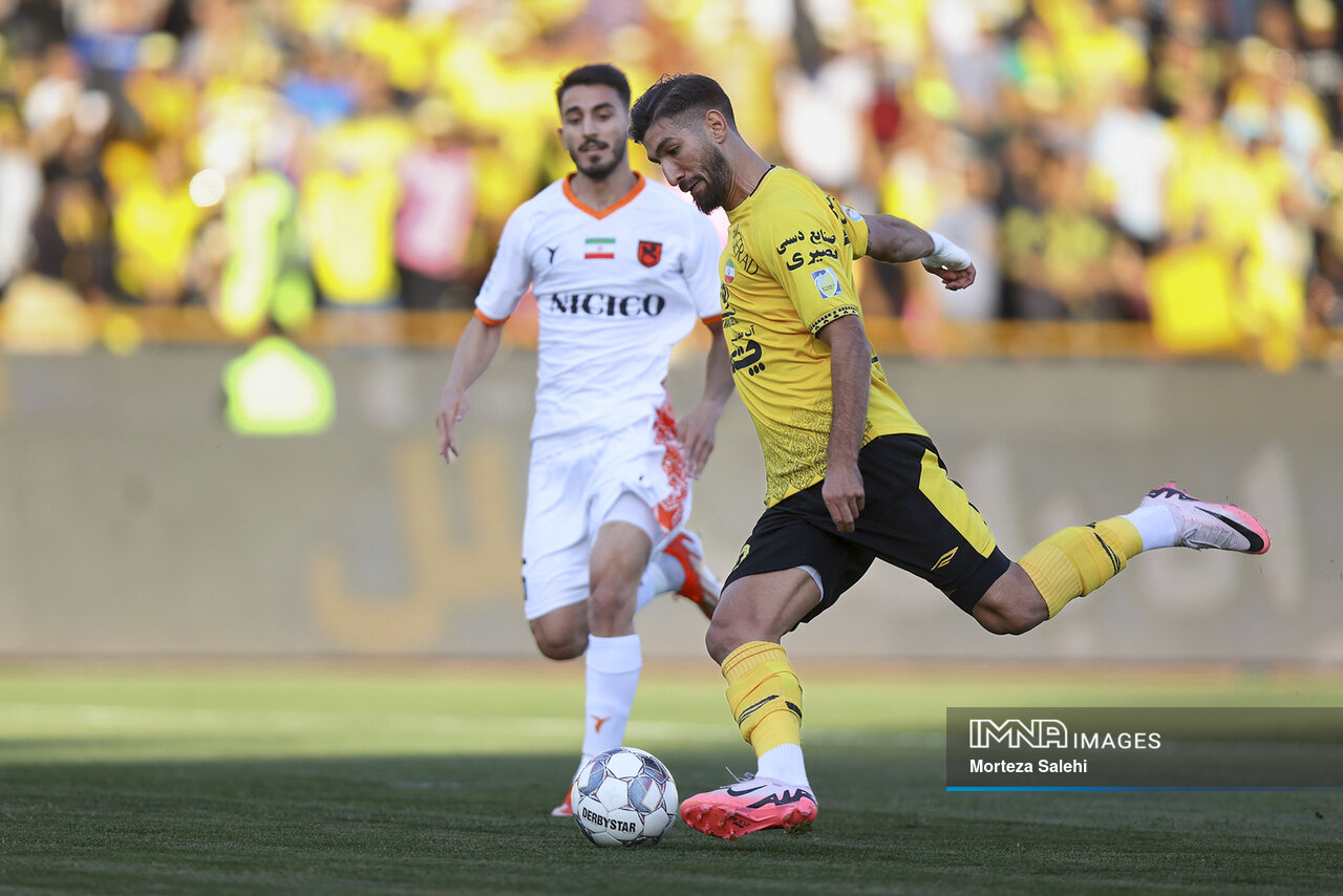 سپاهان استحقاق قهرمانی در لیگ برتر را نیز داشت