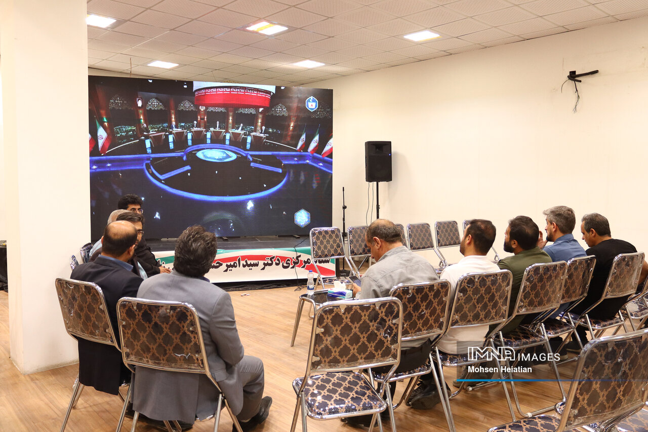 نمره قابل قبول صداوسیما در تبلیغات دور اول انتخابات/ نامزدها اینبار شفافتر صحبت کنند