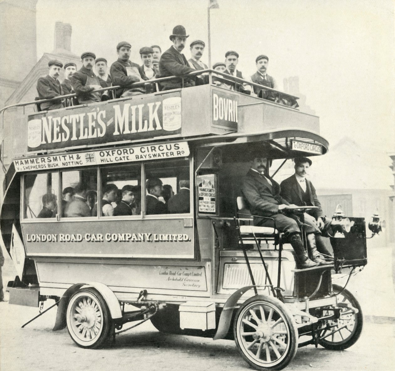 گذری بر تاریخ نماد لندن؛ اتوبوسهای دوطبقه قرمز