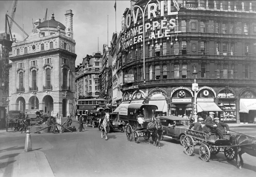 گذری بر تاریخ نماد لندن؛ اتوبوسهای دوطبقه قرمز