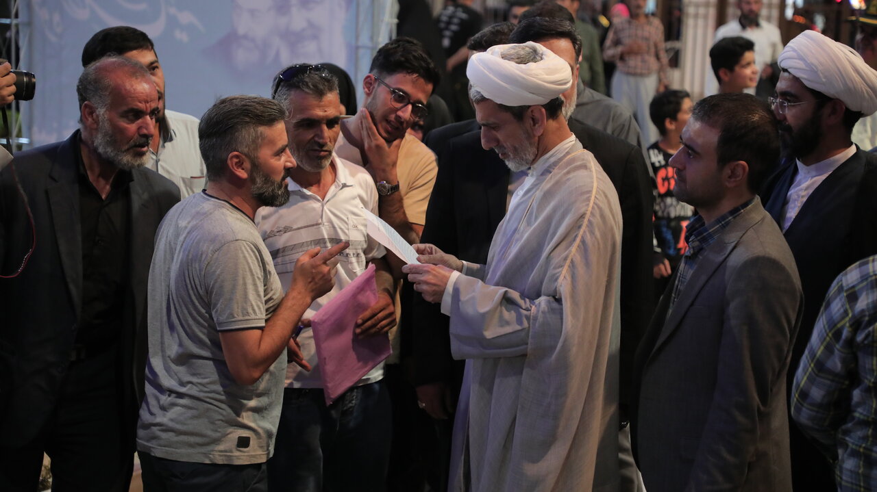 برگزاری میز خدمت در آستان مقدس حضرت زینب (س)