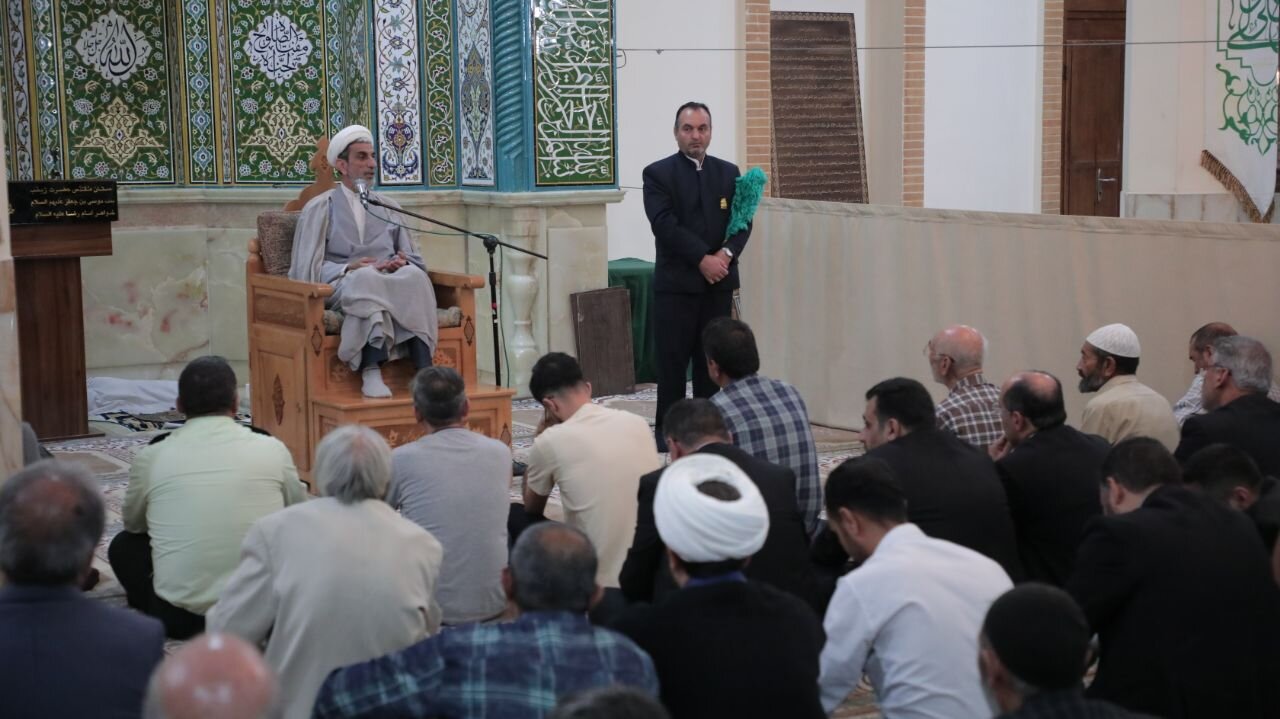 برگزاری میز خدمت در آستان مقدس حضرت زینب (س)