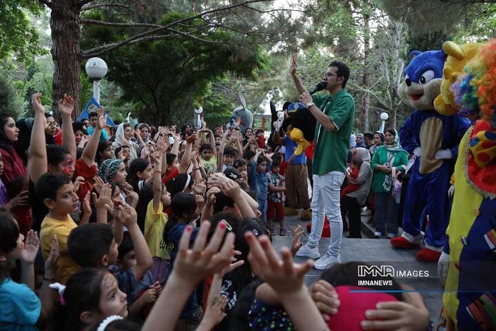 Iranians Celebrate Eid al-Ghadir Nationwide